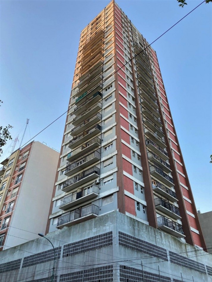 DEPARTAMENTO de 4 Ambientes c/COCHERA