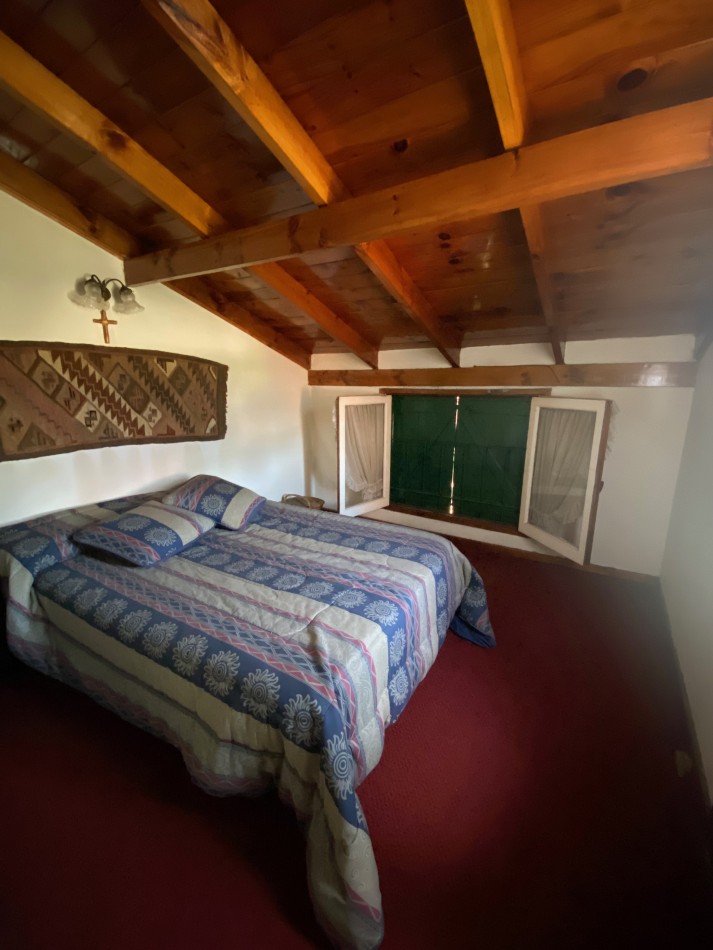 CHALET DE 5 AMBIENTES CON INMENSO PARQUE ! NUEVO VALOR!