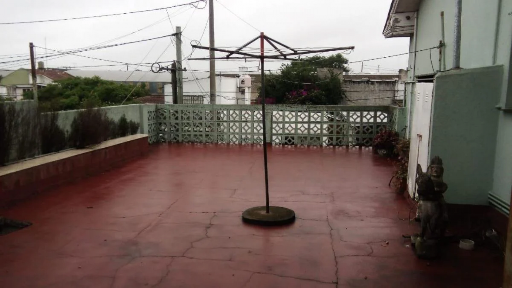 LOCALES c/deposito mas VIVIENDA de 4 ambientes. Ideal inversion!!!
