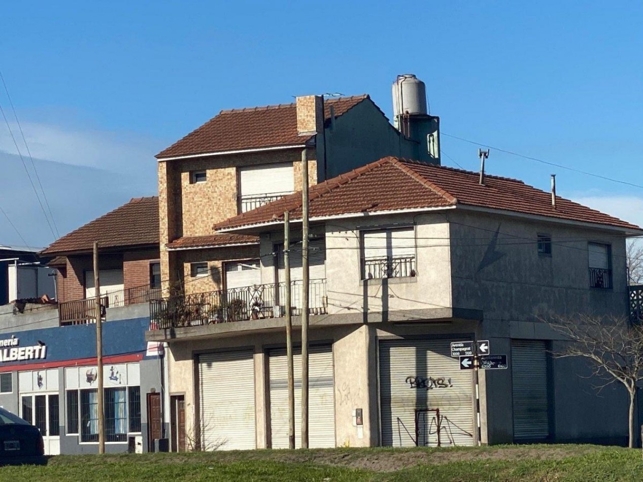 LOCALES c/deposito mas VIVIENDA de 4 ambientes. Ideal inversion!!!