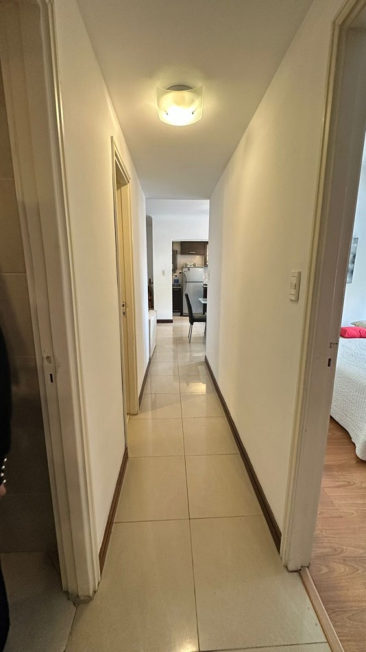 DEPARTAMENTO de 3 Ambientes c/BALCON a la calle. IMPECABLE!!