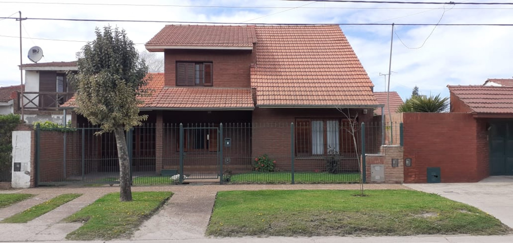 Chalet 6 Ambientes C/garage y Parque
