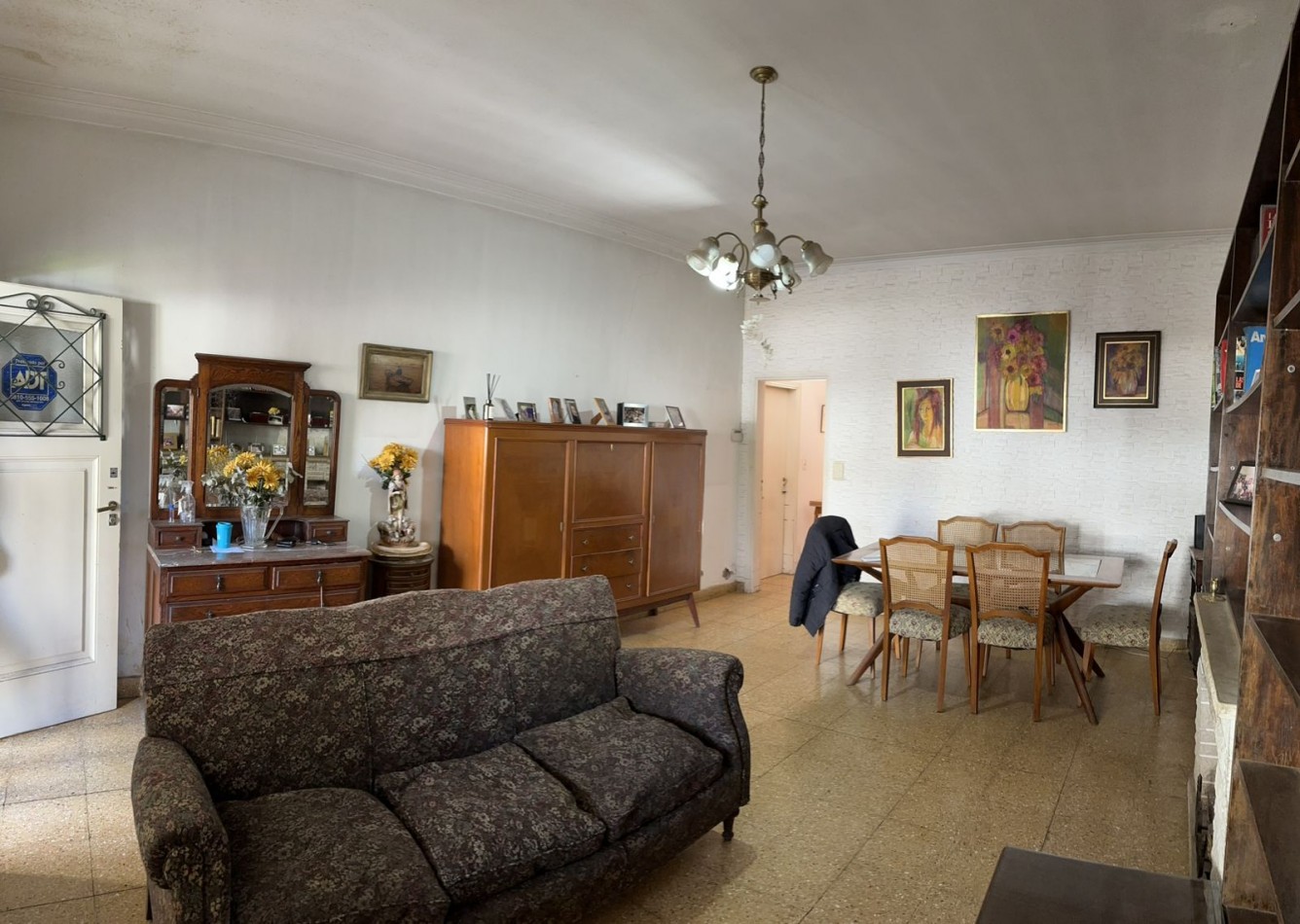 CHALET de 3/4 Ambientes c/GARAGE, PARQUE y PARRILLA