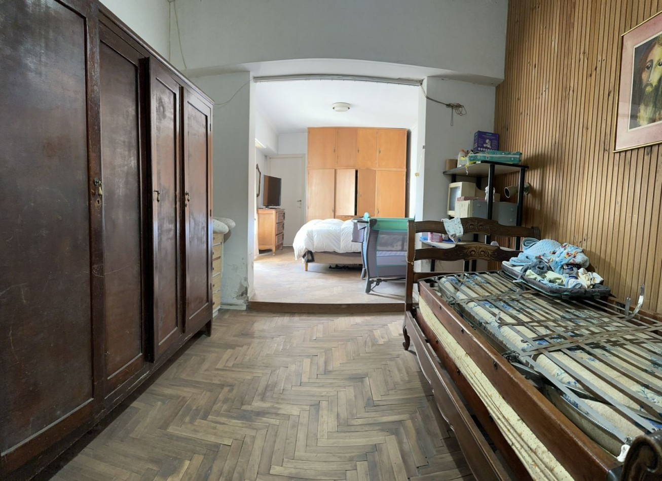 CHALET de 3/4 Ambientes c/GARAGE, PARQUE y PARRILLA