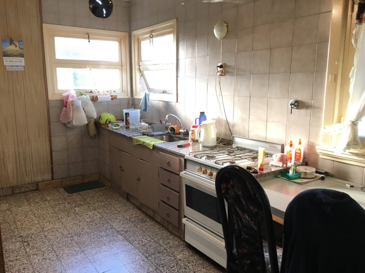 CHALET 4 AMBIENTES con Dep. de Servicio sobre lote de 1600 m2