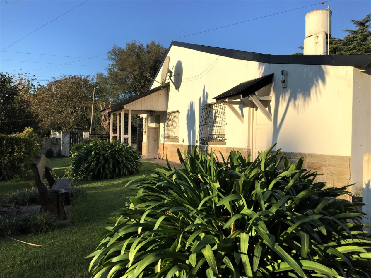 CHALET 4 AMBIENTES con Dep. de Servicio sobre lote de 1600 m2