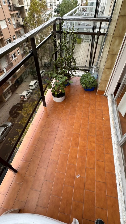 Departamento 2 Ambientes a la calle con balcon