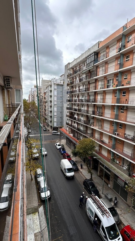 Departamento 2 Ambientes a la calle con balcon