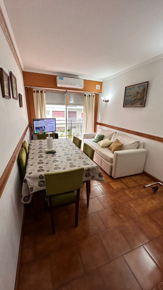 Departamento 2 Ambientes a la calle con balcon