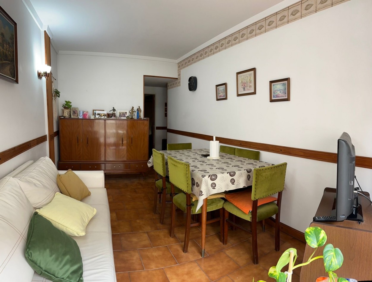 Departamento 2 Ambientes a la calle con balcon