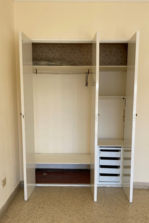 DEPARTAMENTO 1 Ambiente en contrafrente c/Balcon Frances