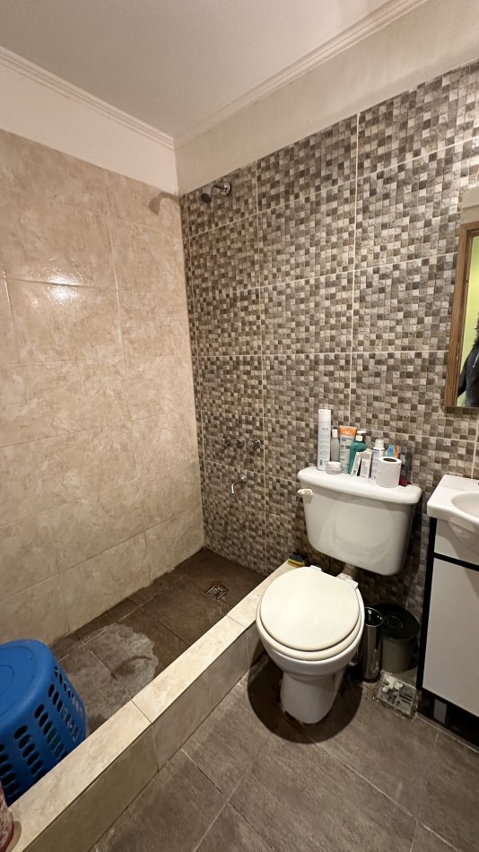 CASA de 4 AMBIENTES con PISCINA y GRAN PARQUE - Barrio El Sosiego -PERMUTA