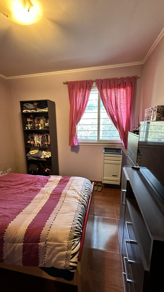 CASA de 4 AMBIENTES con PISCINA y GRAN PARQUE - Barrio El Sosiego -PERMUTA