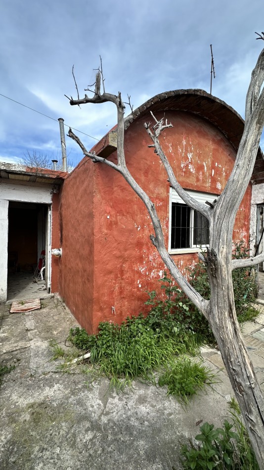 Casa de 4 ambientes al frente en PH.
