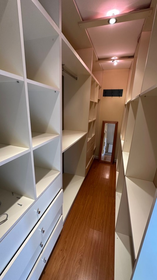 CHALET 4 AMBIENTES ( en PH totalmente independiente)