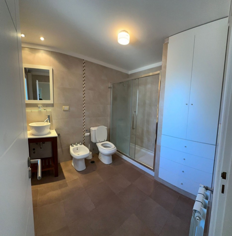 CHALET 4 AMBIENTES ( en PH totalmente independiente)