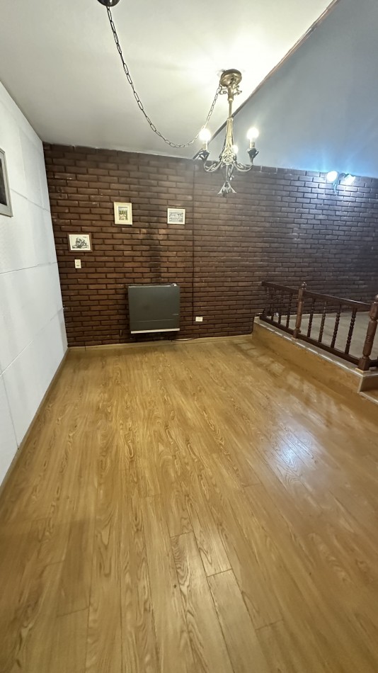 Chalet 6 Ambientes C/garage y Parque