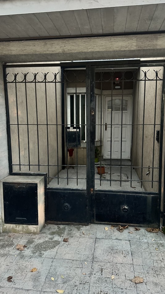 PH 2 amb. en Planta Baja a la calle. Sin expensas.