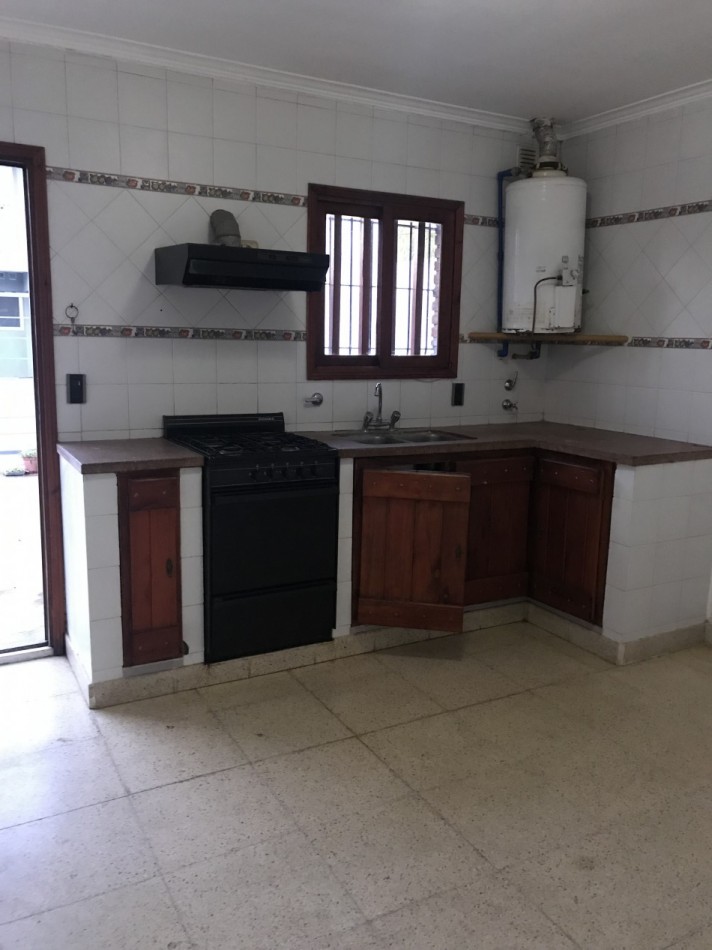 Chalet de 3 ambientes en Ph al frente en alquiler por 24 meses