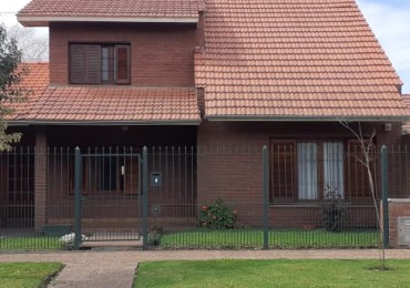 Chalet 6 Ambientes C/garage y Parque