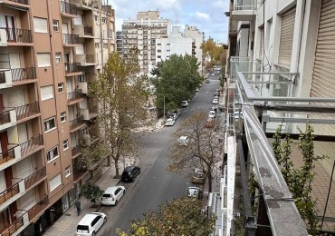 Departamento 2 Ambientes a la calle con balcon