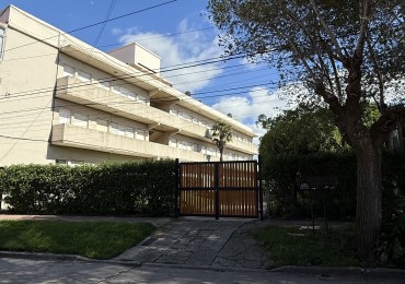 DEPARTAMENTO DE UN AMBIENTE CON ESPACIO DE COCHERA