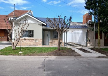 ALQUILER 24 MESES Chalet de 3 ambientes c/entrada de auto